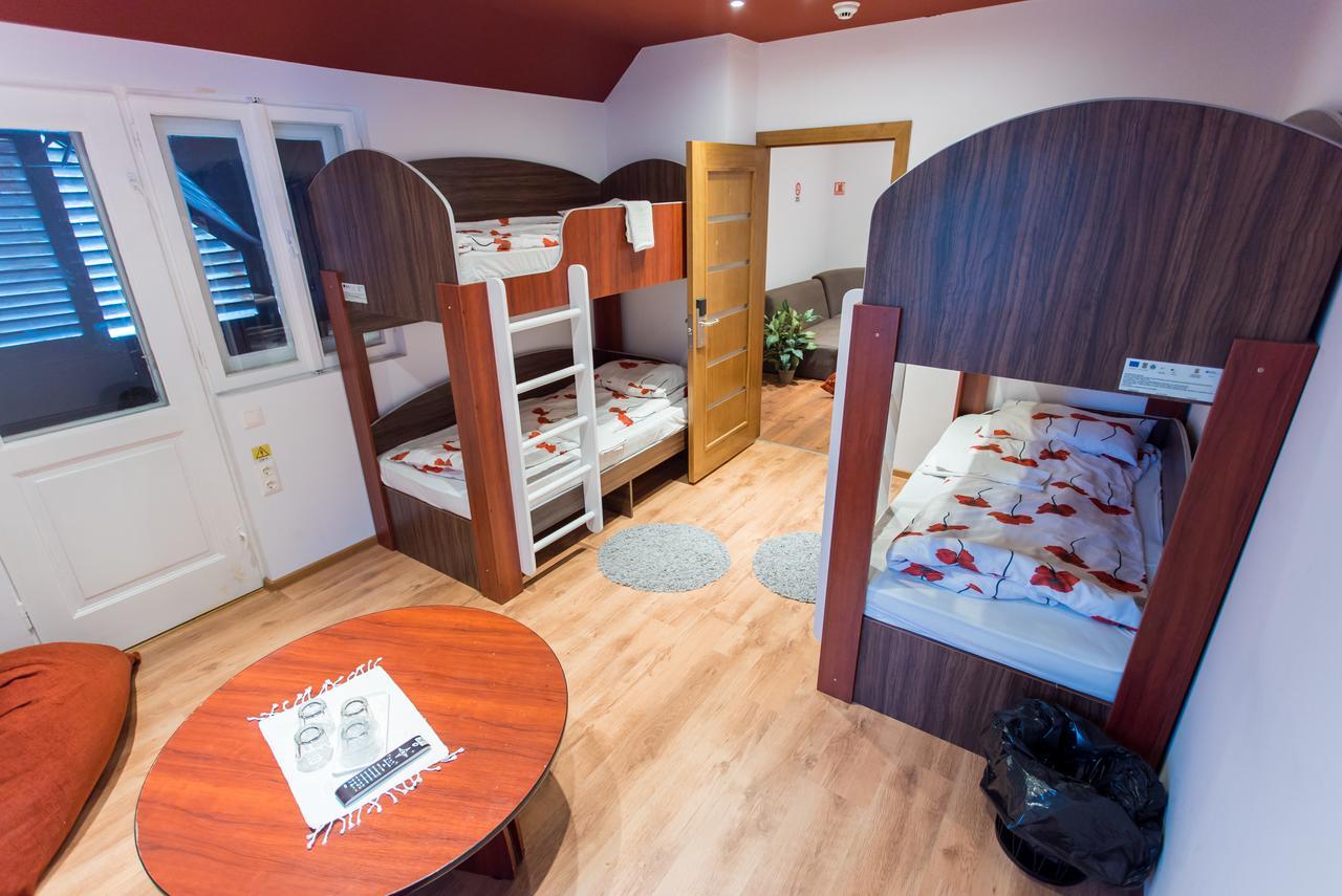 Green Hostel Sfântu-Gheorghe Buitenkant foto
